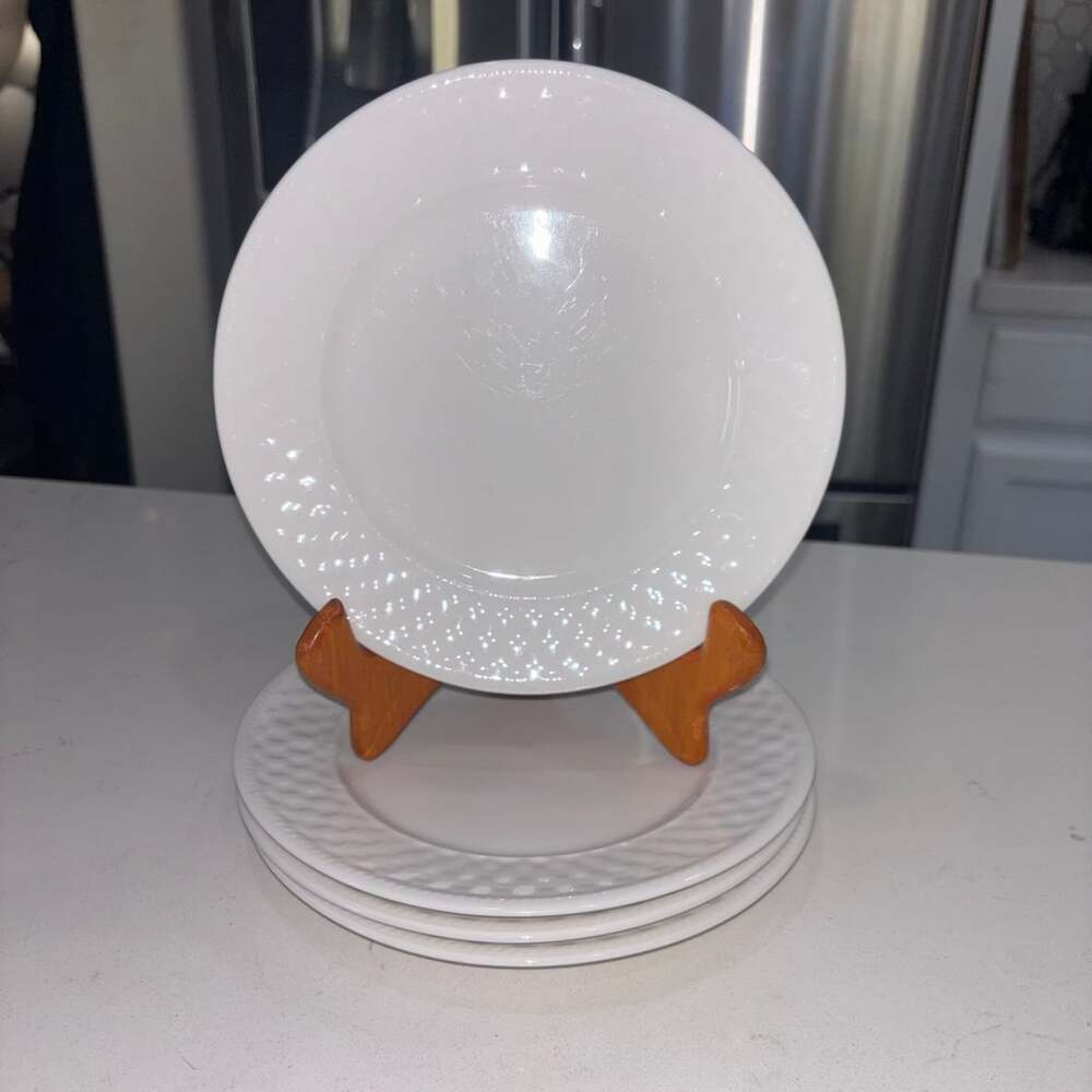 Set of 4 Oneida Wicker White Stoneware Textured Salad Plates 8 Inch